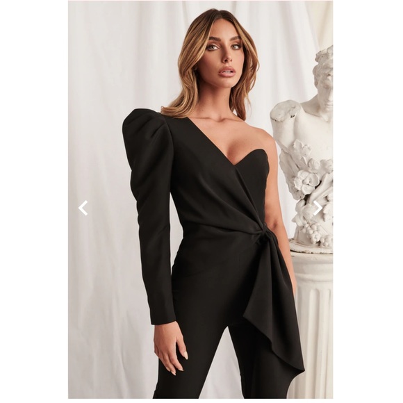 NEW SEASON Gorgeous Lavish Alice puff sleeve asymmetric jumpsuit in black - Picture 5 of 9